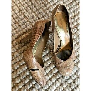 BCBGgirls gold genuine leather retro high heel pumps round‎ toe y2k metallic 7M